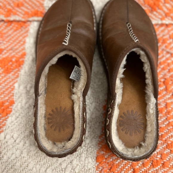 UGG Australia Slip On Clogs Slippers Tan Clog slippers shoes Size 7 - Picture 4 of 9